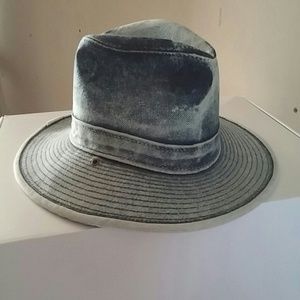 Herschel denim hat, size lar…